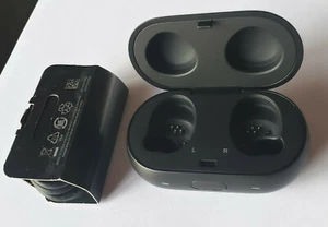 Unused Original CHARGING CASE for Samsung Gear IconX 2018 Earbuds - BLACK - Picture 1 of 12