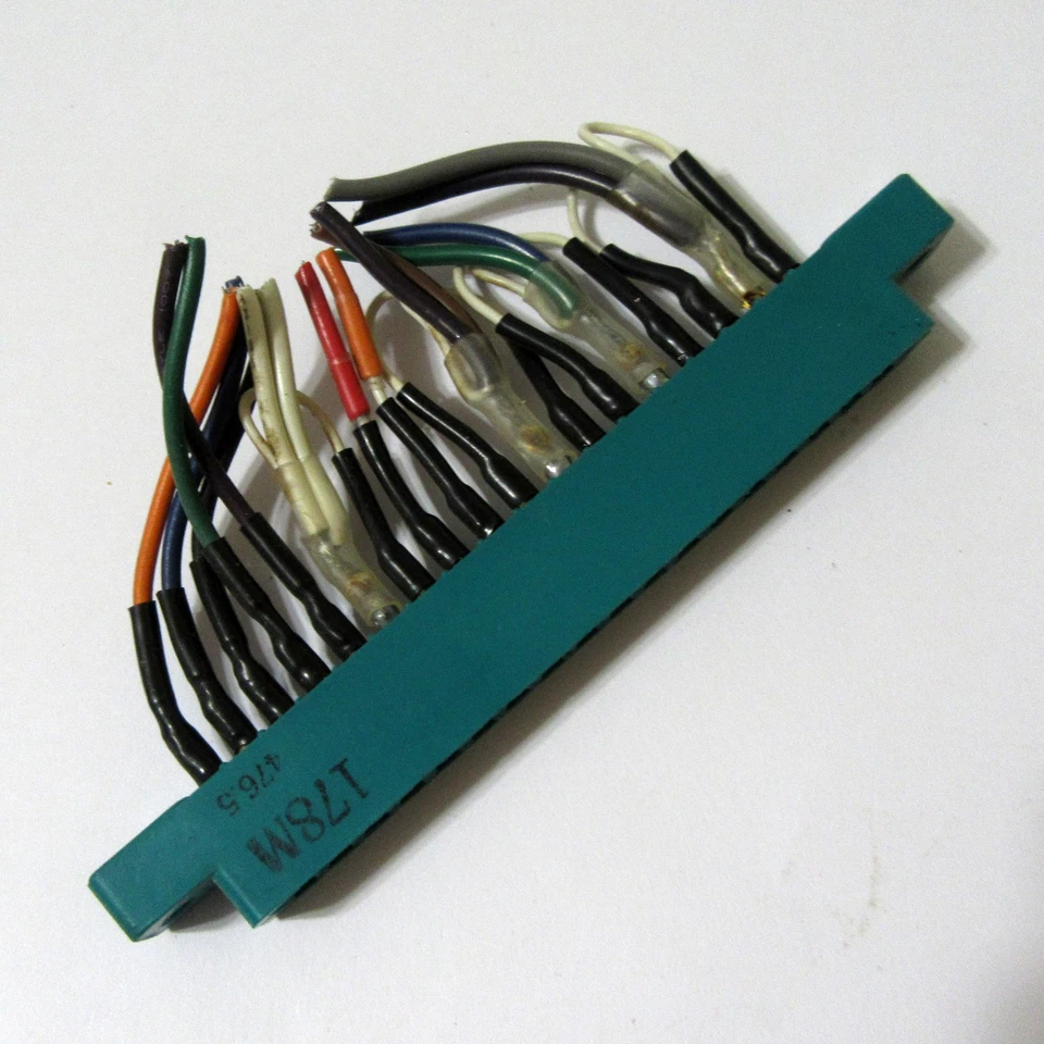 DOKORDER ® 1120 Open Reel Tape Deck PART - OEM - Edge Connector - 475.5 - 18 Pin - Image 1 of 1