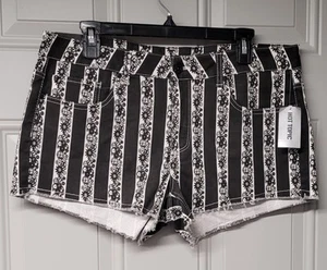 Hot Topic- Love Sick The Short- Black & White Stripes Denim Hem Frayed  Size 13 - Picture 1 of 8
