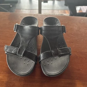 Vionic Arch Support schwarze Riemchensandalen Damengröße 10 gebraucht, in einwandfreiem Zustand - Bild 1 von 6