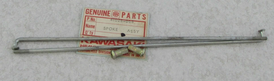 Juego exterior delantero Kawasaki de 2 radios y 2 boquillas para KD125 KD175 KE125 KE175.. Foto 1 de 1