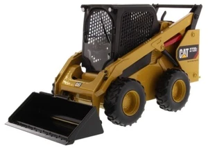 DIECAST MASTERS - Minipala gommata CATERPILLAR 272 D2 con accessori - 1/16 - ... - Foto 1 di 4