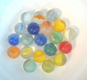 20 Japanese Cat eye marbles. Circa 1950s. Marble size varies slightly. Lot 08 - Picture 1 of 5