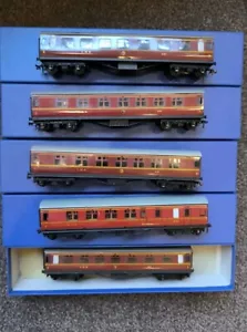 5 x Hornby Dublo Tinplate LMS Coaches , GOOD CONDITION, FREE POSTAGE! - Picture 1 of 6