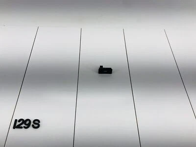 08-17 VOLKSWAGEN TOUAREG PORTA TRASEIRA PORTA ELEVATÓRIA PORTA TRASEIRA LIBERAÇÃO INTERRUPTOR ABERTO FABRICANTE DE EQUIPAMENTO ORIGINAL - Imagem 1 de 4