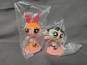 2000 Powerpuff Girls Blossom & Bubbles PVC Figuren Tortenaufleger - Bild 1 von 7
