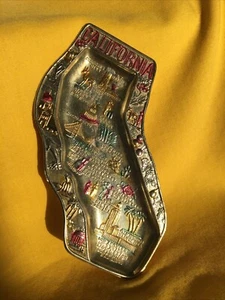 Bandeja de colección pequeña de metal recuerdo de recuerdo para mapa del estado de California hecha en Japón - Imagen 1 de 6