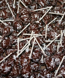 14X CHOCOLATE Tootsie Roll Pops a dozen +2 Lollipops FRESH, ships in box - Picture 1 of 6