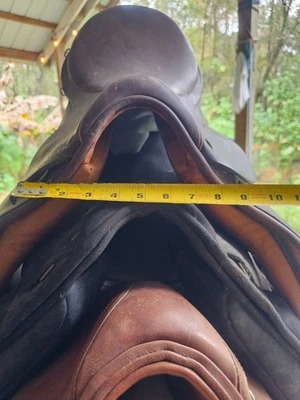 四个二手英国马鞍收藏:Pessoa、Crosby、Rossi y Caruso — 第 1/4 张图片