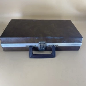 VINTAGE Brief Case Style CASSETTE TAPE STORAGE BOX STORAGE CASE -24 Tapes - Imagen 1 de 10