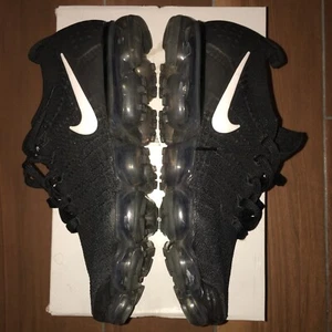 Nike Air VaporMax Flyknit 2 Men's Sz 11 Black White Dark Grey 942842-001 - Picture 1 of 9