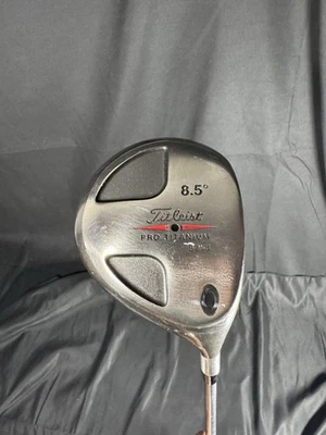 Titleist Pro Titanium 975J 8.5° Driver Men's RH Stiff Flex Graphite Shaft - Image 1 of 4