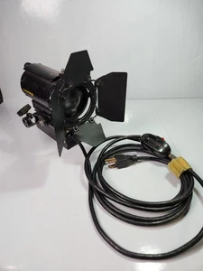 Dedolight DLHM 100W Focusing Light Head With Barn Doors - Picture 1 of 12