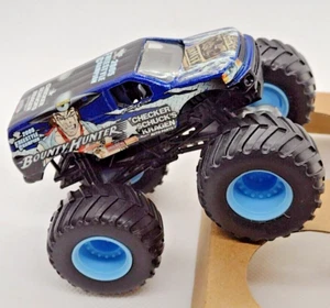 Hot Wheels Monster Jam Bounty Hunter Monster Truck Die Cast 1:64 - Picture 1 of 8