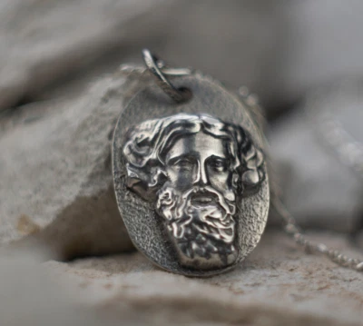 Colgante de plata Zeus Amón, collar Amón Ra, dios egipcio del sol con cuernos, encanto regalo Foto 1 de 4