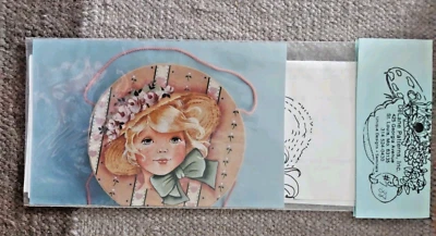 DELANE LANGE FRECKLE BLONDE GIRL ROSE STRAW HAT BOX TOP PAINTING PATTERN 1988 7 - Image 1 of 4
