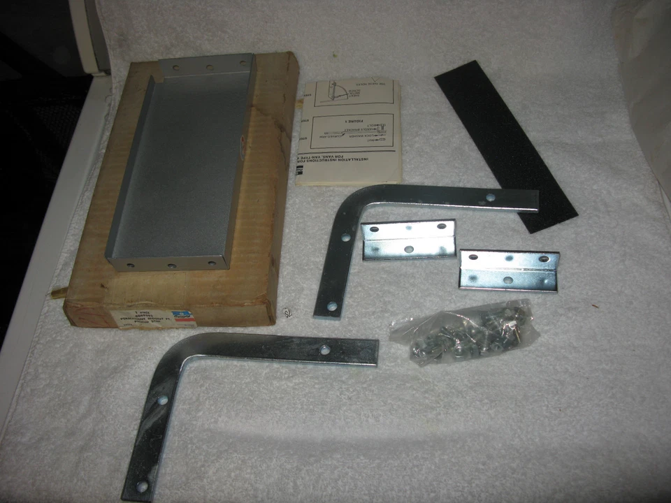 Nuevo de Lote Antiguo Mopar Años 70 Dodge Truck Accesorio Escalón Delantero Foto 1 de 1