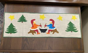Handgefertigter Filz & Sackleinen Weihnachten 26,5 x 9" Tischläufer - Bäume, Elfen, Sterne - Bild 1 von 12