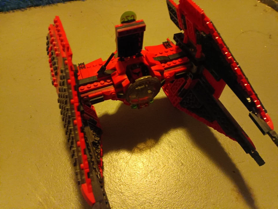 LEGO Star Wars: Major Vonreg's Tie Fighter (75240) - Image 1 of 1