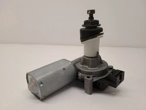 2000-2006 CHEVROLET SUBURBAN 1500 Rear Wiper Motor 15173034 - Picture 1 of 12