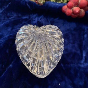 Vintage herzförmige Deckel Schmuck/Schmuckschatulle 4” H x 3,5” L x 2” B NEU mit Box - Bild 1 von 6