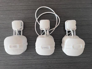 Eero 6 Mesh Wifi 3-Pack with Outlet Mounts (Router + 2 extenders) (N010001) - Afbeelding 1 van 1