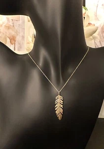 Gorgeous 14K Solid Gold Feather Pendant w/18inch Cable Chain Necklace - Picture 1 of 2