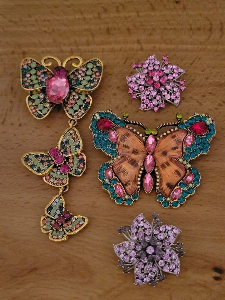 4件装胸针套装花朵蝴蝶多色紫色粉红色水钻令人惊叹的E354 — 第 1/4 张图片