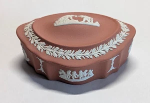 Wedgwood Jasperware TERRACOTTA Oval Trinket Box Cherubs - Picture 1 of 9