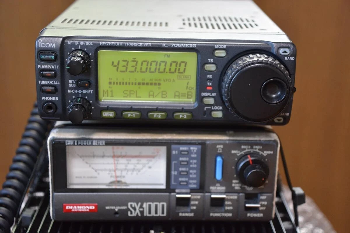 ICOM IC-706MKIIG トランシーバー【新品未使用】 ICOM IC-706 MKIIG All Mode Transceiver Good Cond. From Japan FCC
