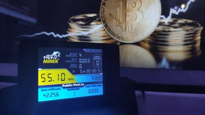 Nerd Miner v2 - Solo Bitcoin Miner - Lottery Miner - Crypto Miner - 2,8" Bildschirm - Bild 1 von 4