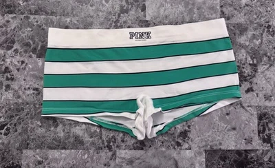CALCINHA MASCULINA RARA VINTAGE SEM COSTURA LISTRA VERDE ROSA M VICTORIA'S SECRET NOVA COM ETIQUETAS - Imagem 1 de 3