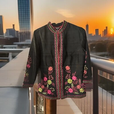 Chaqueta Karen Kane Lifestyle Negra Seda Bordada Mediana Flores Bordadas Foto 1 de 4