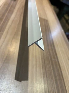 2’ (610mm) Sezione T Plastica Colore Vaniglia 19mm - Foto 1 di 4