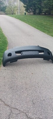 Cubierta del parachoques delantero GMC Yukon 2013 Foto 1 de 4