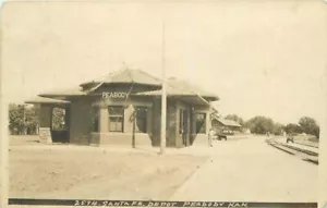 Foto postal Peabody Kansas Santa Fe Railroad Depot Bowers 1909 RPPC - Imagen 1 de 2