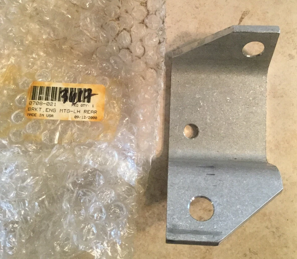 ARCTIC CAT OEM SNOWMOBILE TRIPLE TOURING 600 660 ZRT ENGINE MOTOR MOUNT - Image 1 of 1