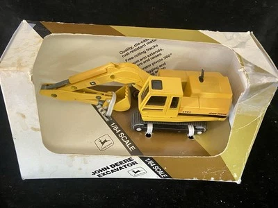 ERTL John Deere 690C Excavator 1/64 NIB Stocking Stuffer Great 🎄🎁 - Image 1 of 4
