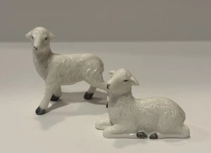 Christmas Hawthorne Village Irish Nativity Standing And Laying Down Sheep Lamb - Picture 1 of 13