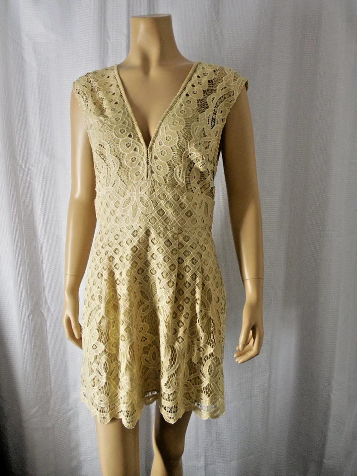 People One Million Love Ivory Lace Romantic Dress Retail Size 8