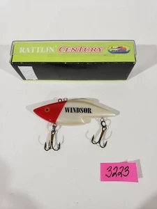 WINDSOR CANADIAN RATTLIN' CENTURY LURE - Picture 1 of 2