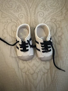 Zapatos Baby Deer Talla 2 Blanco Azul NUEVOS ANTIGUOS De Colección ¡Raro hallazgo! - Imagen 1 de 4