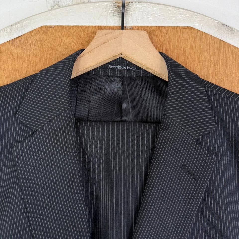 Traje Cigliano Para Hombre 46L Negro Rayas Negrita 2 Botones Rendimiento Tela Deportiva Foto 1 de 4