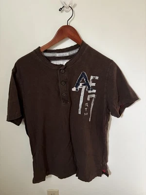 Camisa Henley American Eagle Para Hombres Talla L Marrón Calce Vintage Manga Corta Algodón Logo Foto 1 de 4