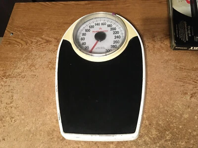 VINTAGE HEALTH O METER PERSONAL SCALE MODEL 140 300 LBS LIMIT / WRONGWAY052 - Image 1 of 4