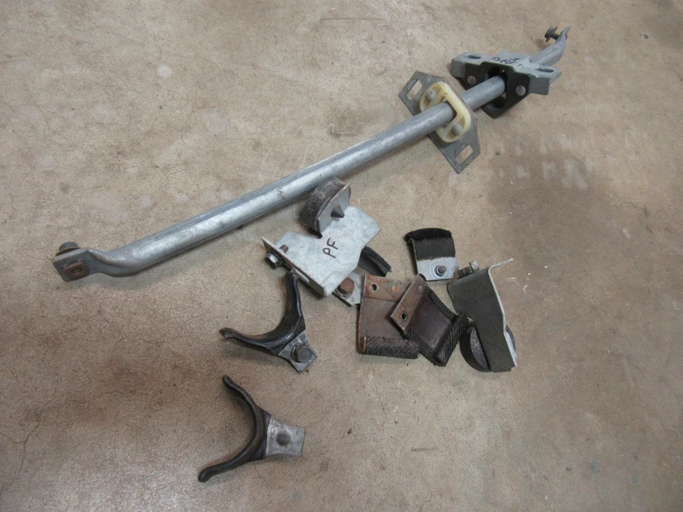 1970 Pontiac Catalina 2 door hardtop inner door window regulator track guide P - Image 1 of 1