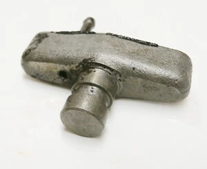 Yamaha Bear Tracker 250 Front brake anchor 4XE-F7206-00-00  #2 - Picture 1 of 2