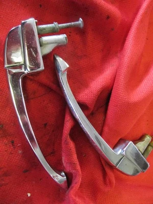 Triumph TR5 TR6 Door handles 712837 Pair - Image 1 of 3