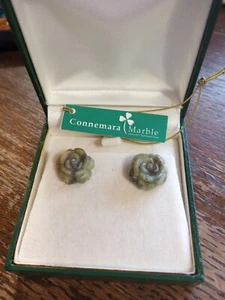 Vtg Connemara Marble Carved Rose 3 Dimensional Earrings Post Pierced NIB NWT - Picture 1 of 8