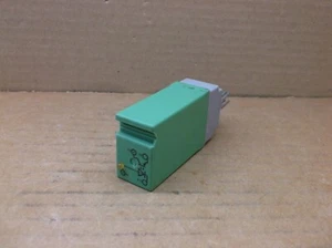 ST-0V3-24DC/220 Phoenix Contact Relay Module 2903202 - Picture 1 of 4